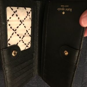 Kate spade wallet (authentic)